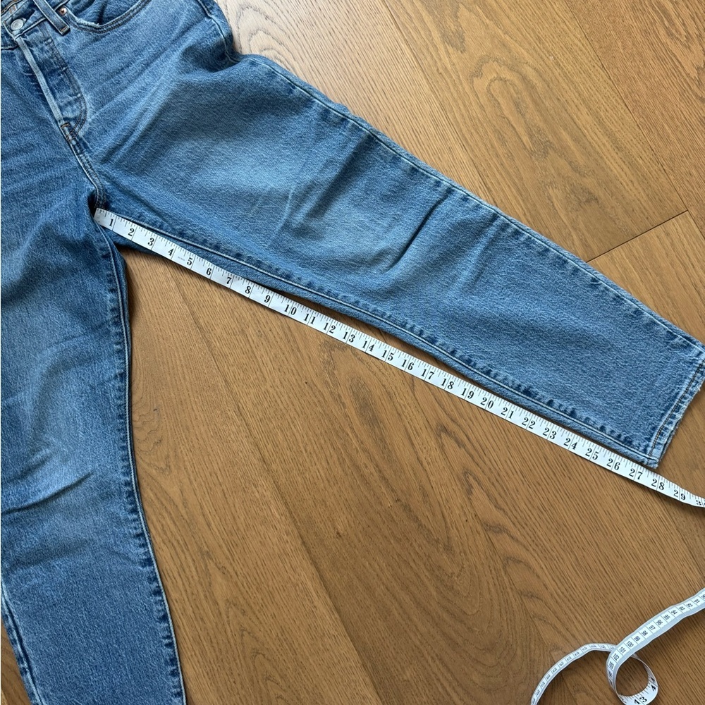 Levi's Wedgie Icon Denim Taper Jeans - Size 28 - EUC - Medium Blue Wash - Picture 6 of 7